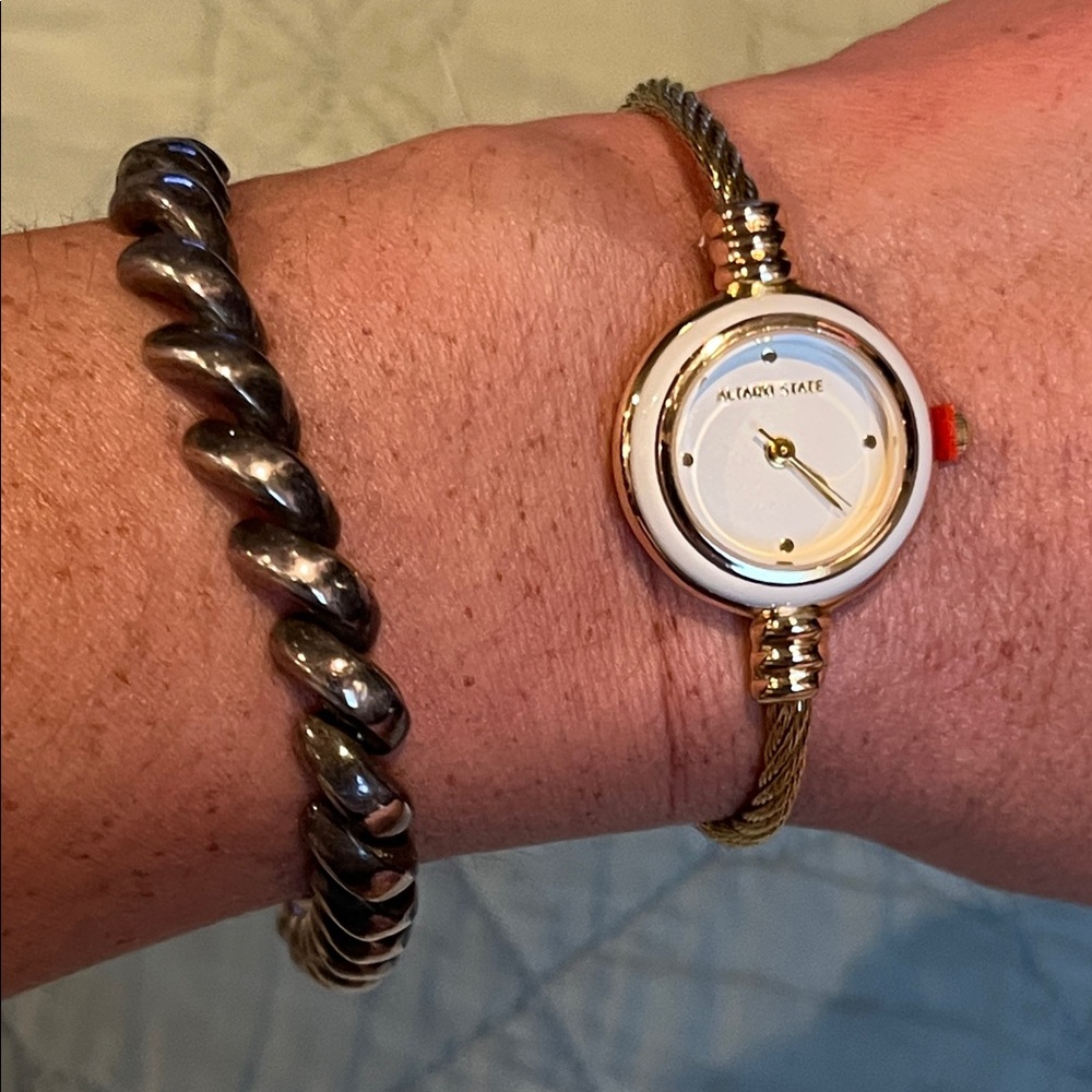 NWT, ALTAR’D STATE Gold Cable Bracelet Watch, White Ceramic Dial